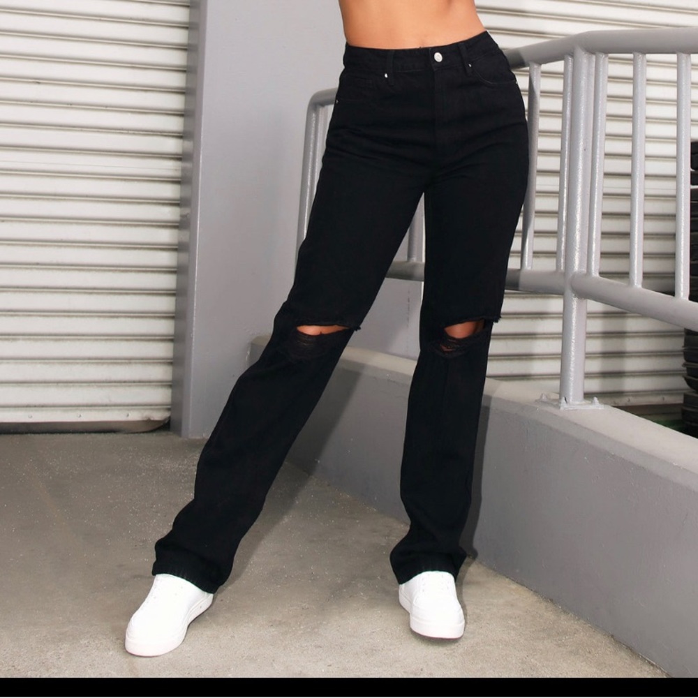 Distressed jeans- fashionova